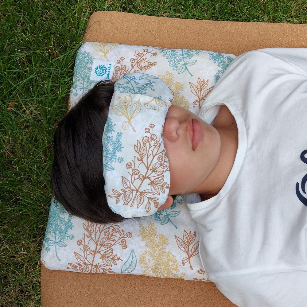 hhyb12 eye savasana pillow yellow 3